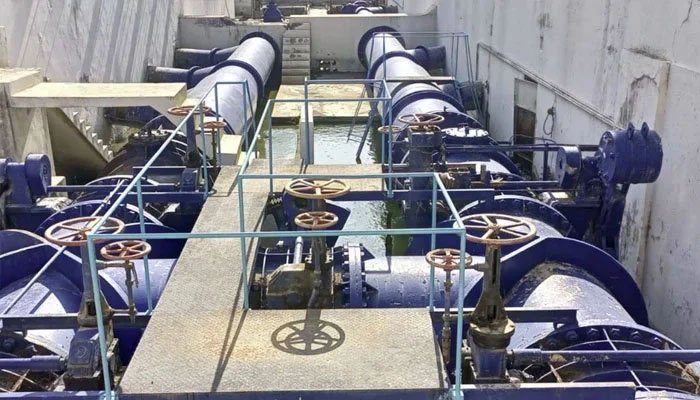 Dhabeji Pumping Station affected by a power breakdown, causing water supply disruption in Karachi.