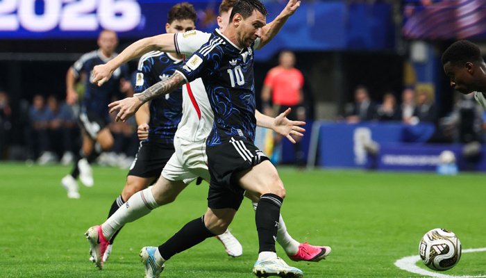 Argentina players celebrate their 2-1 victory over England in the FIFA World Cup 2026 semi-final.