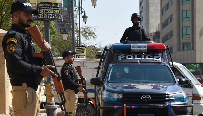 Police officials briefing the media on the investigation into the Dr. Akash murder case in Karachi.