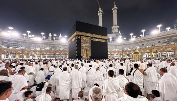 Muslim pilgrims performing Umrah at the Grand Mosque in Makkah as Saudi Arabia reports a rise in Umrah arrivals led by Pakistani visitors.