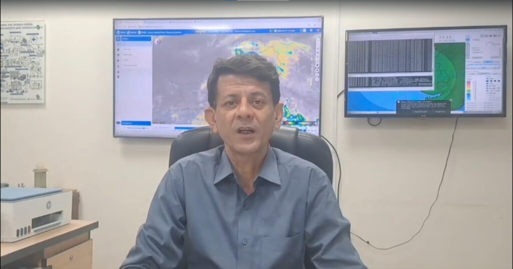 Cloudy skies over Karachi as the Meteorological Department forecasts light drizzle and moderate temperatures.