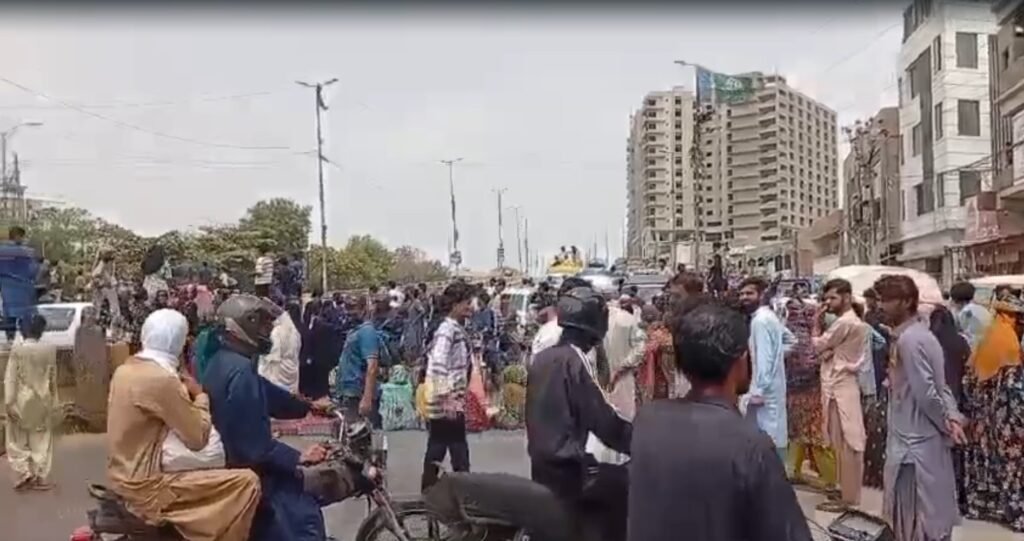 Traffic congestion on Karachi's National Highway as residents protest against water and power shortages.