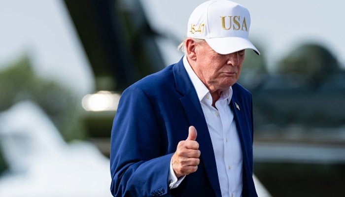 Donald Trump reportedly leaves Türkiye on a secret military flight amid an Iranian threat