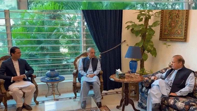 Nawaz Sharif and Shehbaz Sharif meeting with Azad Kashmir leadership to discuss development reforms