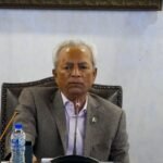 Sindh Governor Syed Muhammad Nihal Hashmi meeting newly appointed Election Commission officers in Karachi.