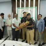 Additional IG Karachi Azad Khan meets FBATI representatives to discuss security and law and order in Karachi.