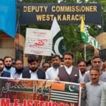 DC West Ali Zulfiqar Memon addressing Youm-e-Istehsal Kashmir rally in Karachi.