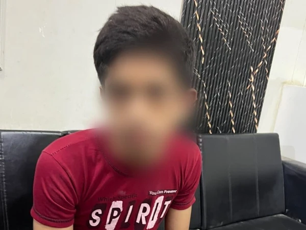 Police officials investigating the Aizal Ali child death case in Karachi after the arrest of the suspect.