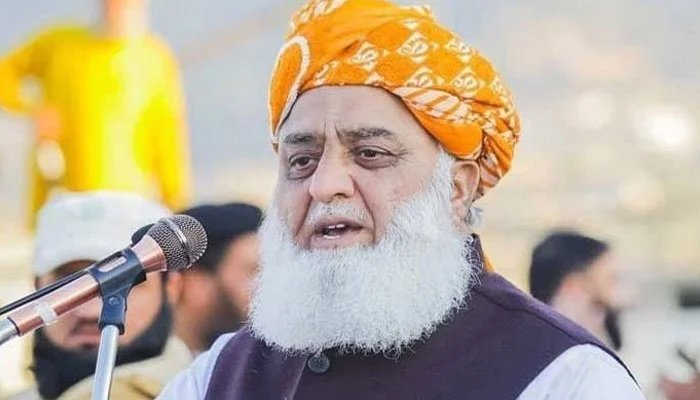 “JUI-F chief Fazlur Rehman addresses a Khatm-e-Nabuwwat conference in Karachi