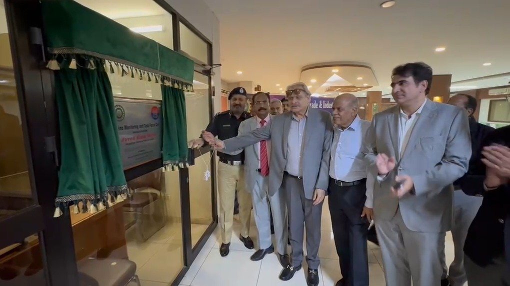 Sindh Police chief Javed Alam Odho at the inauguration of the crime monitoring cell at KATI