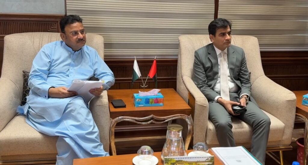 Businessmen Alliance leaders and traders during a meeting about Karachi Chamber elections