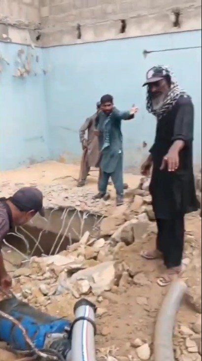 Karachi Water Corporation officials take action against illegal water connections in Scheme 33 Karachi