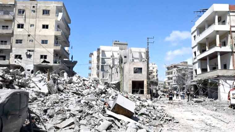 Civilians flee southern Lebanon following Israeli attacks in the region