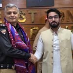 Mobile dealers meeting DIG East Karachi over stolen mobile phone trade