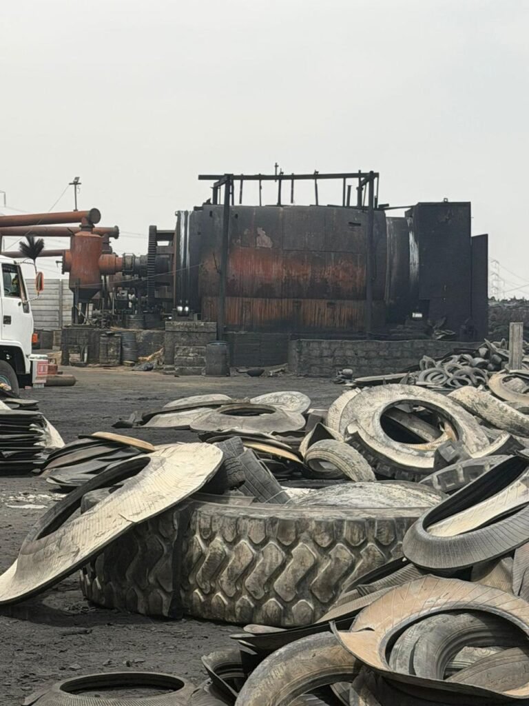 Sindh authorities take action against illegal tire pyrolysis plants in Keamari Karachi