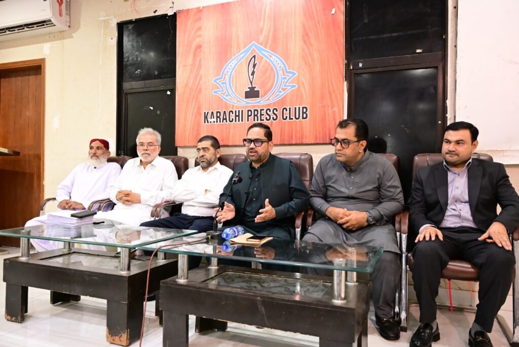 Businessmen Alliance Chairman Asif Sakhi speaking at Karachi Press Club.