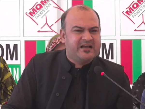 MQM opposition leader Ali Khursheedi speaking at Karachi event