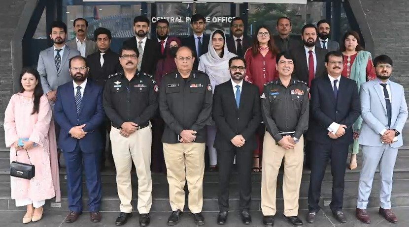 IB officers visit the Central Police Office Karachi and review modern police monitoring systems