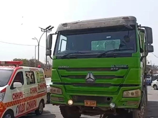 Dumper hits motorcycle near Drug Road Underpass in Karachi