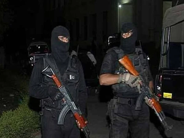 CTD and intelligence agency operation in Khudadad Colony Karachi