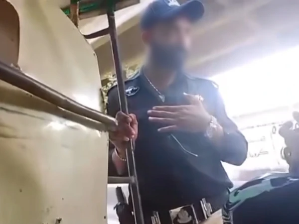 Karachi Police officer suspended after alleged harassment of women in a rickshaw