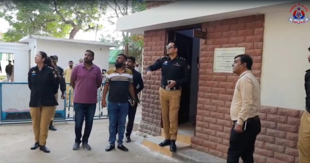 SSP Dr Muhammad Imran Khan inaugurating renovated Command and Control, IT and CRO branches in Karachi