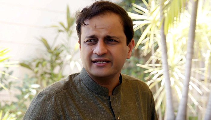 Karachi Mayor Murtaza Wahab speaking to the media about stray dog control, sterilisation and public safety in Karachi