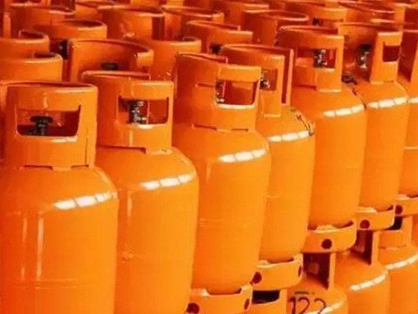 Rising LPG prices and domestic gas cylinder costs in Pakistan.