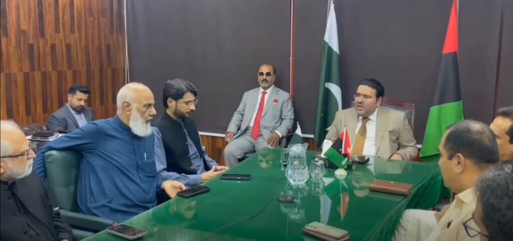Sindh Food Minister Makhdoom Mehboob-uz-Zaman meets Flour Mills Association representatives to discuss flour prices and wheat stocks