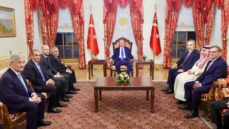 R4 Meeting in Istanbul with foreign ministers from Pakistan, Türkiye, Egypt, Saudi Arabia, France, Germany, Italy and the UK discussing regional security.