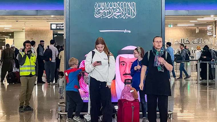 - Aircraft at Riyadh Airport as Saudi Arabia resumes flights amid security concerns and Houthi warnings.