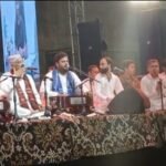 Fareed Ayaz and qawwals performing at Mehfil-e-Samaa in Karachi