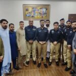 SSP East handing recovered mobile phones to their rightful owners in Karachi