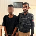 Gulistan-e-Johar police arresting suspected habitual criminal near Pehlwan Goth Karachi
