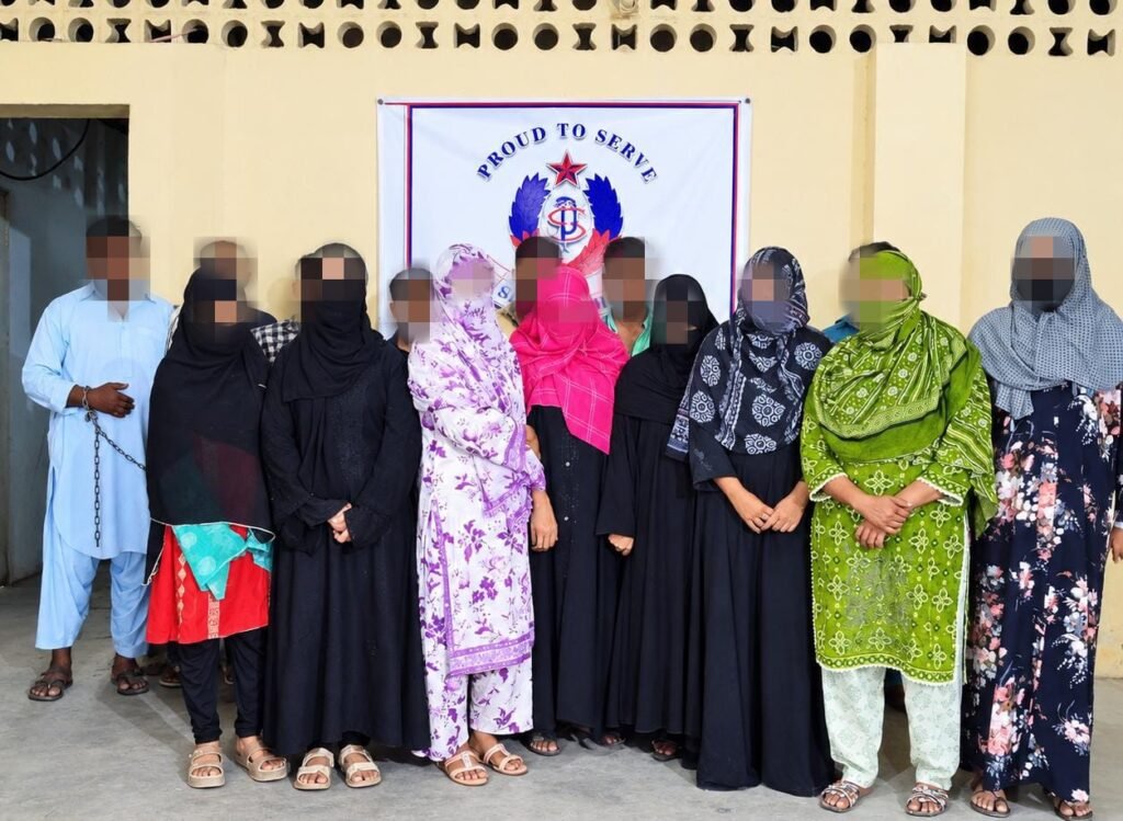 Korangi police operation in Karachi resulting in the arrest of 16 individuals and the recovery of mobile phones and cash
