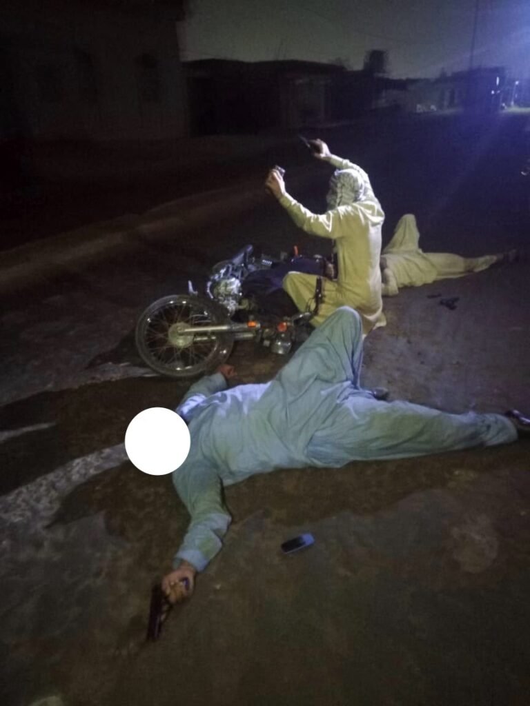 Karachi SIU/CIA police operation results in three arrests, including two injured suspects, with three pistols recovered.