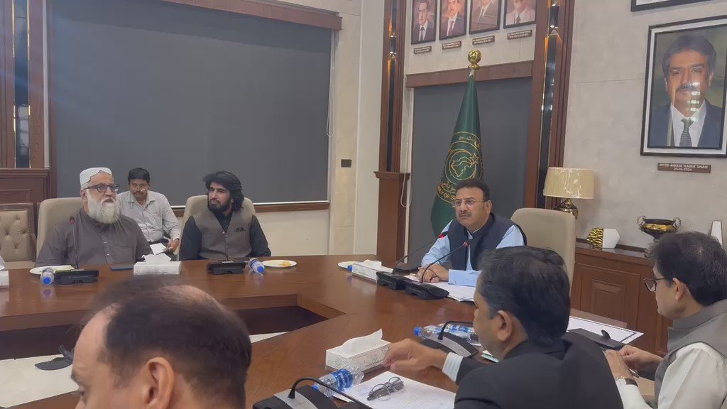 Sindh Home Minister Zia Ul Hassan Lanjar meeting transporters’ representatives in Karachi