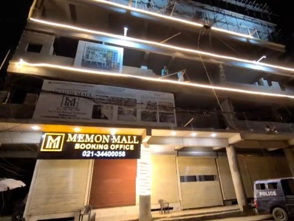 Police investigation after firing at an under-construction shopping mall in Malir Karachi