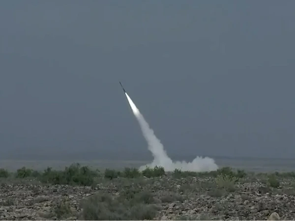 Fatah-II Extended Range missile during a Pakistan Army test