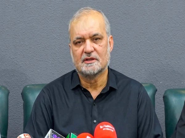 Hafiz Naeem ur Rehman addresses a press conference on oil refinery profits, petroleum levy and inflation in Pakistan.