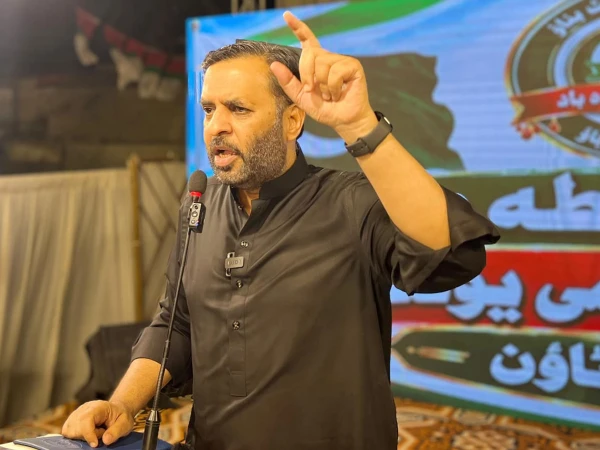 - Mustafa Kamal speaks at an MQM Pakistan meeting with party leaders, elected representatives and workers in Karachi.