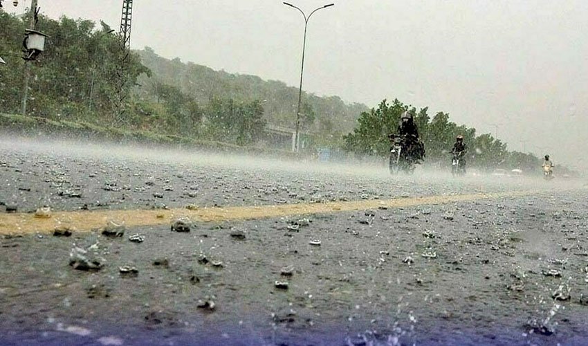 Rainfall and cloudy weather in northern areas of Pakistan